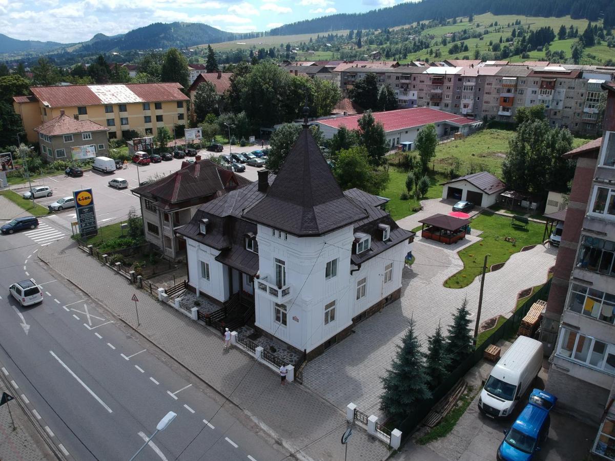 Villa Coca Câmpulung Moldovenesc エクステリア 写真